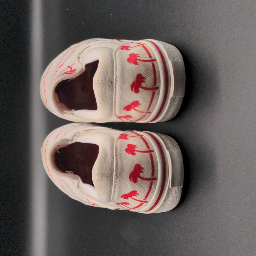 Authentic In-N-Out Shoes - Picture 3 of 3